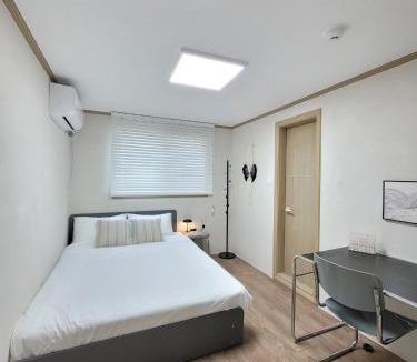 Dohwa-dong Apartment | Gongdeok Studio Private Room 5 Min to Subway
