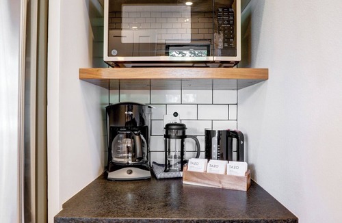 Mapleton Hill House | Gorgeous 2-bedroom + Dedicated Office in Downtown Boulder Walk to everything!