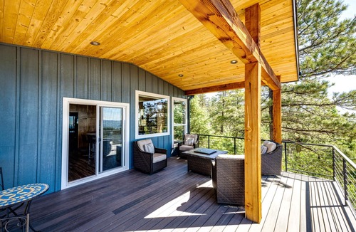 Sedalia House | Gorgeous 4-bedroom house in Sedalia perfect for your getaway