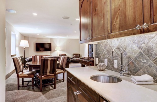 Vail House | Gorgeous 5 Bedroom Private Chalet in Vail Village Save 20% on 7+ Nights!