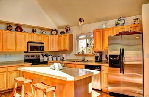 Indian Mountain Cabin | Gorgeous Mountain Cabin-45 Minutes to Breckenridge