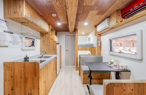 Tonmak House | Goseong Sand & Sea Glamping & Pension