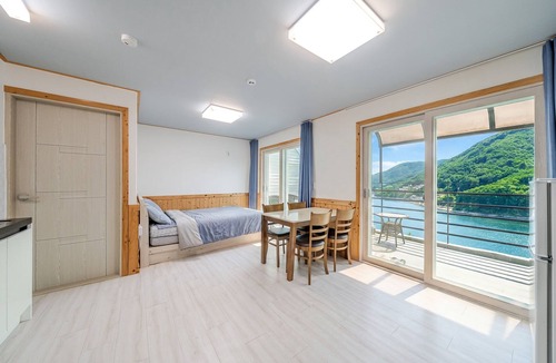 Tonmak House | Goseong Sand & Sea Glamping & Pension