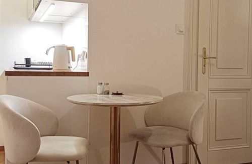 Vrsovice Apartment | Grébovka Parkside Apartment