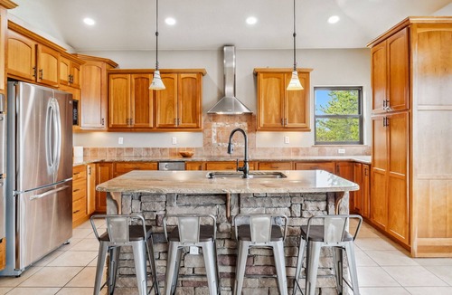 Innsbruck Val Moritz House | Granby Escapes – Luxurious 5 BDR w/Private Hot Tub & Game Room!