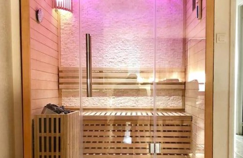 Koenigshoffen Est Apartment | Grand appartement avec sauna