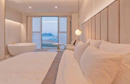 Yeongdo Hotel | Grand Bern Hotel