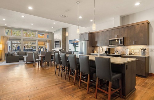 Breckenridge Condo | Grand Colorado 4BR | Ski-in/out Mountain Escape