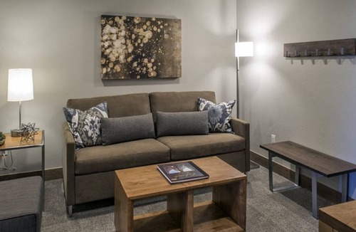 Peak 8 Resort | Grand Colorado Peak 8/1BR Suite/Apr 12–19/Sun Check-In/Ski-In/Ski-Out