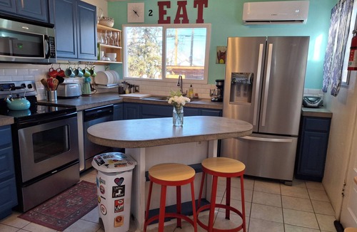 Grand Junction House | Grand Junction Bike Hotel & Hot Tub