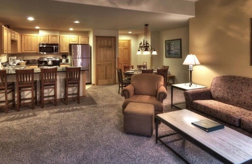 Four O'Clock Cabin | GRAND TIMBER LODGE SKI-IN/SKI-OUT 600 FEET FROM CHAIRLIFT SLEEPS 8