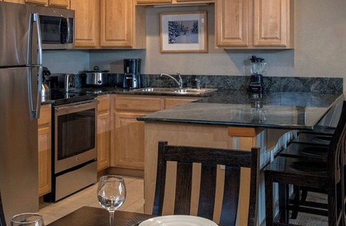 Four O'Clock Condo | Grand Timber Lodge 1BR Suite Saturday Check-In