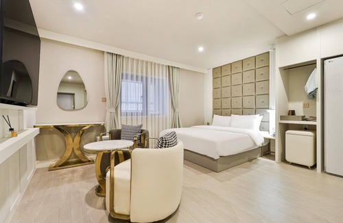 Buk-gu Hotel | Grandis Hotel