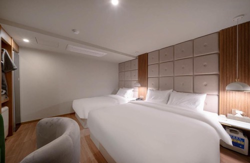 Busanjin Hotel | Grandis Hotel Munhyeon