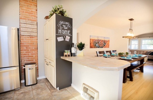 Rosedale House | GREAT LOCATION! 3 min to DU-10 min to downtown/gameroom/wifi/firepit/4 bedrooms