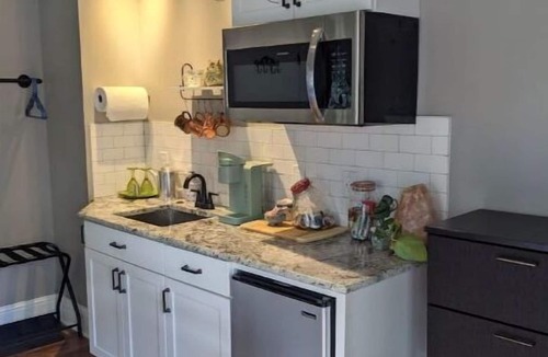 Colorado Springs Apartment | Green Grove at Captain's Cove, located in the heart of Old Colorado City 2