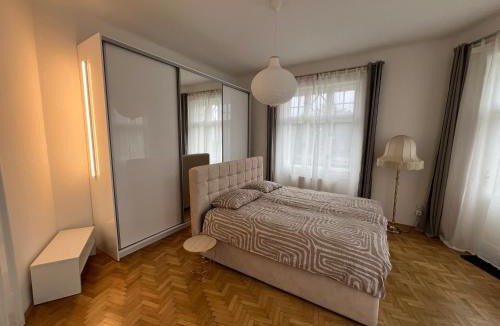 Meidling Apartment | Große Herrschaftswohnung Wohnung mit viel Platz