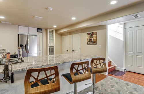 Aurora Apartment | Group Getaway 3 Mi to Cherry Creek State Park!