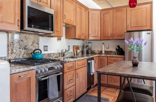 Arroyo Seco House | `Guest house at the base of the Sangre de Cristo Mountains`