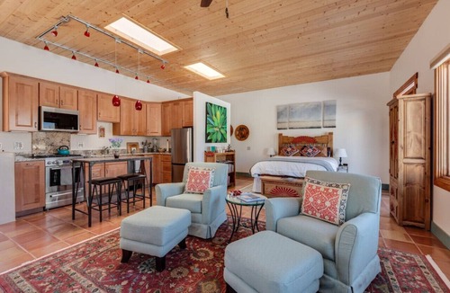Arroyo Seco House | `Guest house at the base of the Sangre de Cristo Mountains`