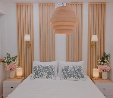 Cheonyeon-dong Apartment | Gyeongbokgung 8 Min by Bus ㅣFree Birthday Anniversary Decor ㅣ Private Apt near a Korean Traditional Market Street Food ㅣ