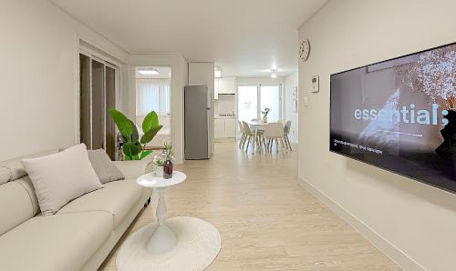 Gyeongju Apartment | Gyeongju Florian Stay Close Explore More
