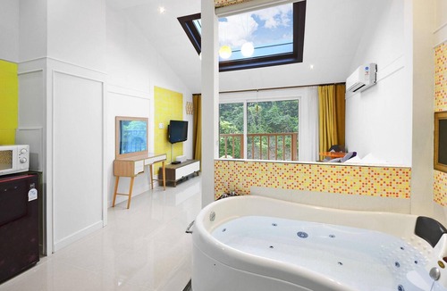 Gyeongju House | Gyeongju Green Valley Spa Pension