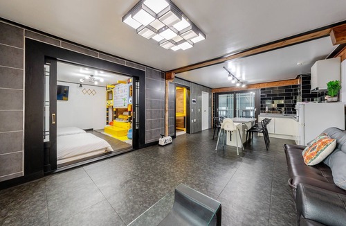 Gyeongju House | Gyeongju Palace Hanok Kids Pool Villa