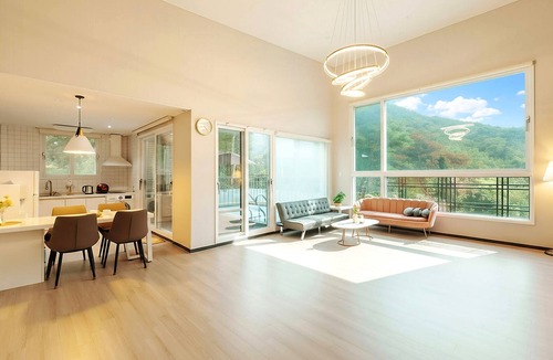Gyeongju House | Gyeongju Sky Flower Astro Pool Villa
