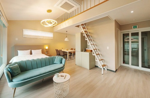Gyeongju House | Gyeongju Sky Flower Astro Pool Villa