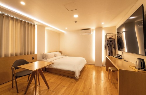 Chuncheon Hotel | H Avenue Chuncheon