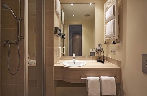 Ludwigsvorstadt-Kliniken Hotel | H+ Hotel München