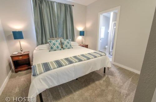Central Colorado Springs Apartment | *H NEW!* Centrally Located 3BDRM Traveler`s Home Near Downtown Colorado Springs