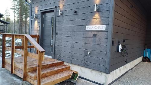 Rukatunturi Ski Chalet | Halla Chalet, Northern Lights, ski & lake, free wifi, Vuosseli Resort Ruka
