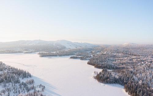 Rukatunturi Ski Chalet | Halla Chalet, Northern Lights, ski & lake, free wifi, Vuosseli Resort Ruka