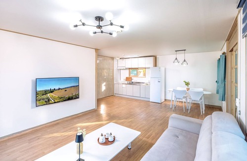 Dolsan-eup House | Hanulbora Pension
