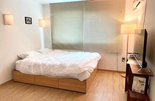 Seogyo-dong Apartment | Hapjeong Mangwon Two Room