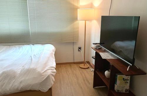 Seogyo-dong Apartment | Hapjeong Mangwon Two Room