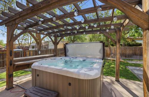 Lamar Heights Area House | Harmony House | Hot Tub | Experiential home
