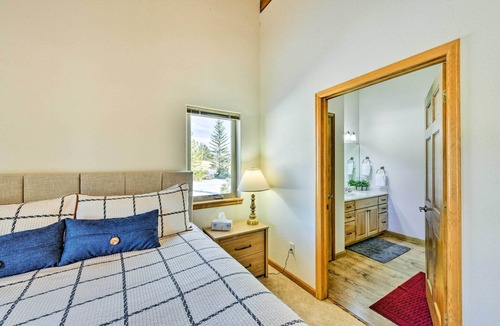 Hartsel Cabin | Harstel Cabin Vacation Rental w/ Deck!