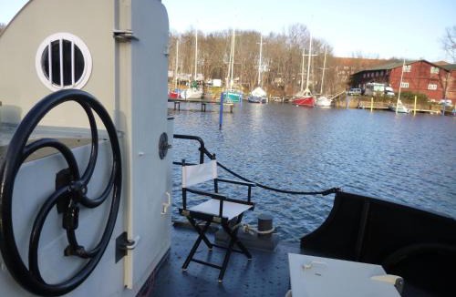 Danholm Boat Rental | Hausboot Dänholm