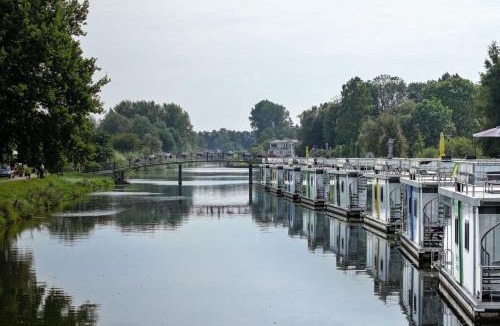 Bad Bederkesa House | Hausboot "Seelounge"