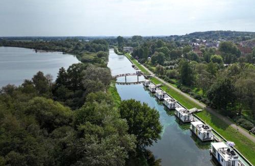 Bad Bederkesa House | Hausboot "Seerose"