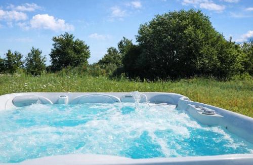 Dranske Villa | HausLIEBLINGSPLATZ - am Meer - Luxus Villa mit 4 Schlafzimmern, 3 Badezimmern Sauna, Kamin, Weber-Grill und Wallbox