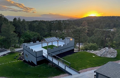 Castle Rock Condo | Haven 5BR 4BA Sleep6 Accessible Camper Parking Shop Golf