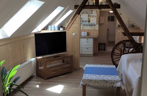 Urbich House | Heustube - Ferienwohnung Lungmuß