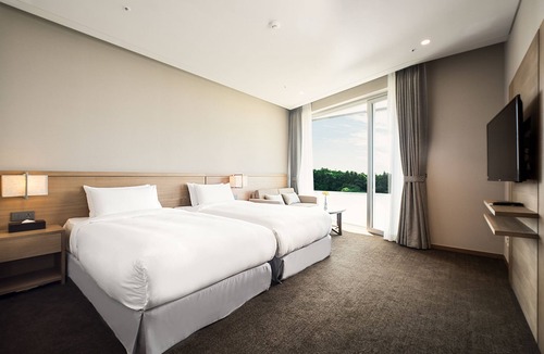 Jungmun Hotel | Hidden Cliff Hotel & Nature