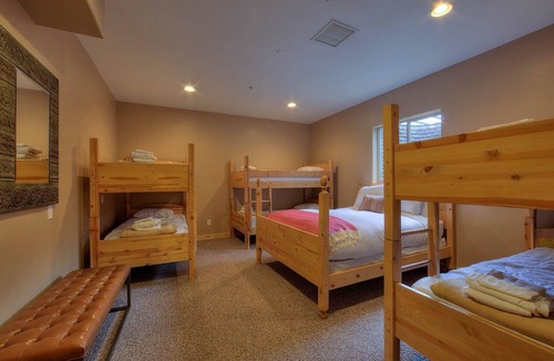La Sal Cabin | Hidden Oaks Lodge-8 bedrooms 39 beds, Beautiful La Sal Area