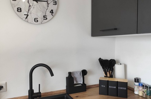 Damm Apartment | High-quality shared flat for entrepreneurs or families - with parking facilities and 2 rooms.
