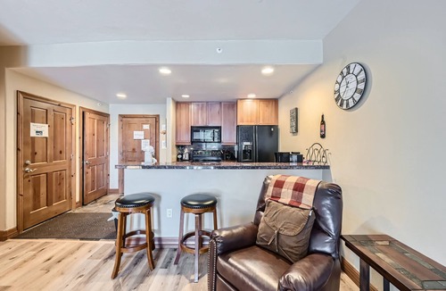 The Highlands Condo | Highland Greens Lodge 210 1 Bedroom Condo by RedAwning